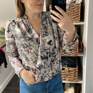 EUC H&M Gray Flora V-Neck Wrap Blouse Size 6/S
